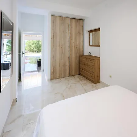 شقة 2 Bedroom Pet Friendly In بول