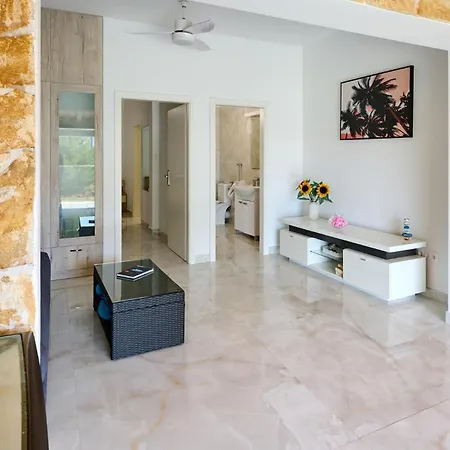 2 Bedroom Pet Friendly In *