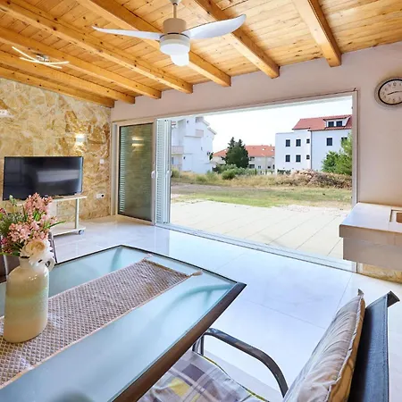 2 Bedroom Pet Friendly In شقة